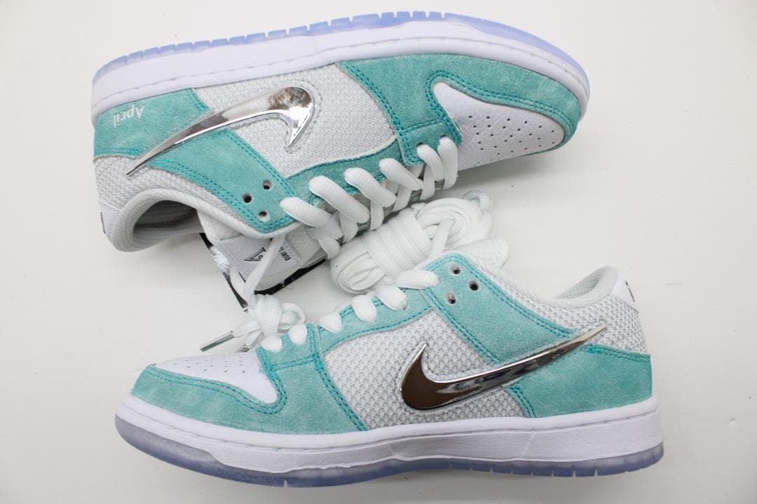 ナイキ SB ダンク ロー プロ QS 77-JY2505-89