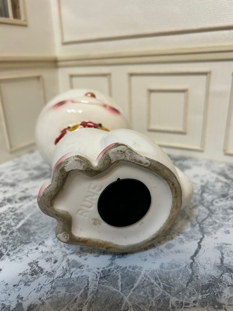 昭和レトロ　1970年代　内藤ルネ　陶器製貯金箱　お花の首飾りの白ネコさん