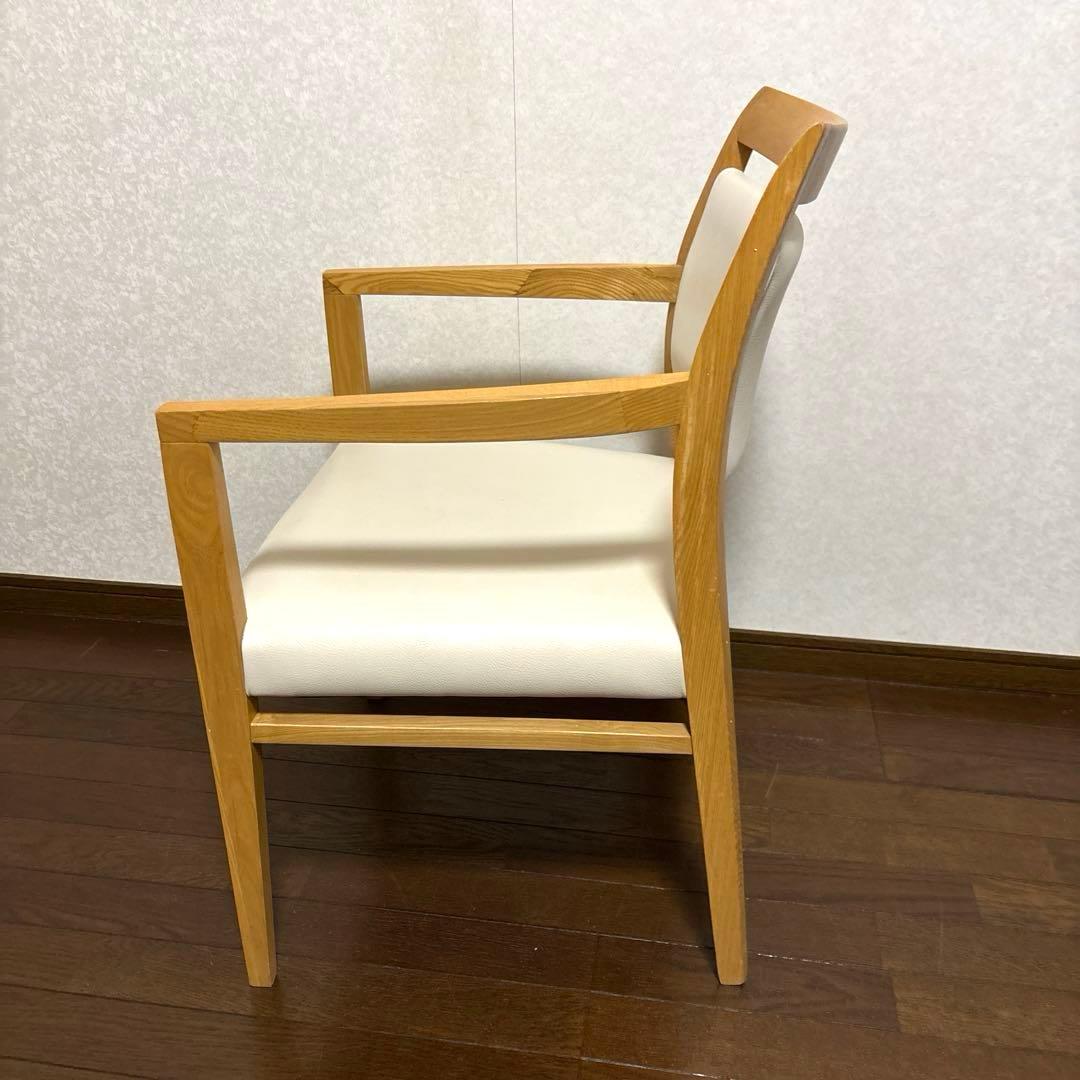 【美品】ニトリ アームチェア タモ材 ダイニングチェア