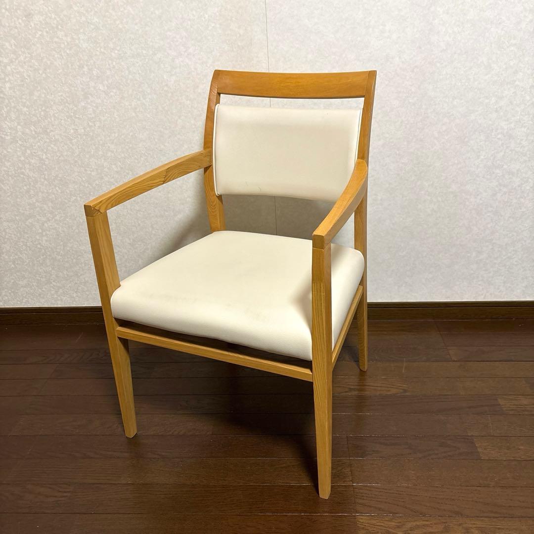 【美品】ニトリ アームチェア タモ材 ダイニングチェア