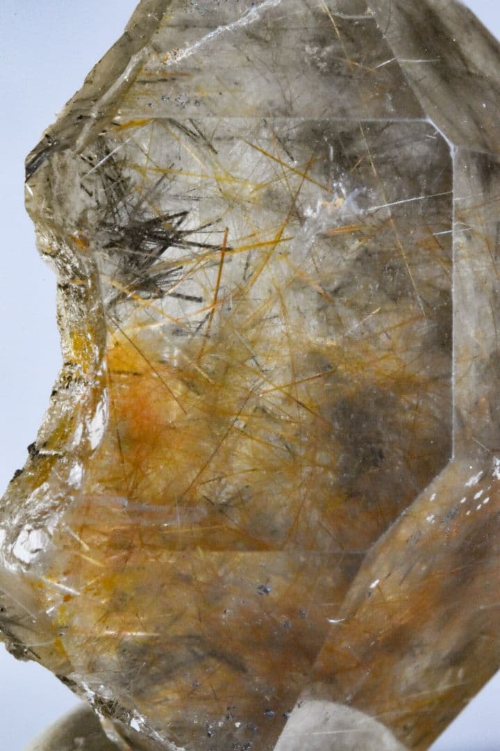 ザギ・マウンテン産 ルチルインクォーツ DT01