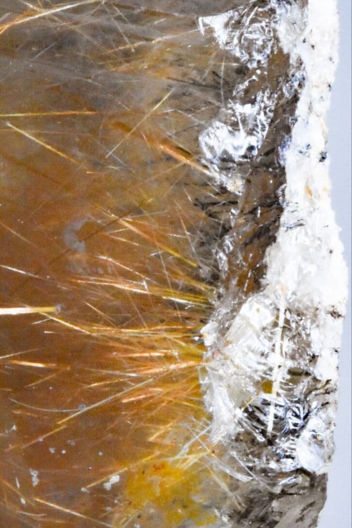 ザギ・マウンテン産 ルチルインクォーツ DT01