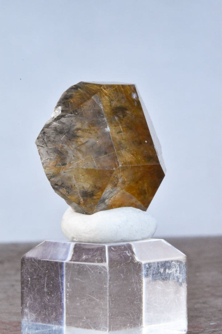 ザギ・マウンテン産 ルチルインクォーツ DT01