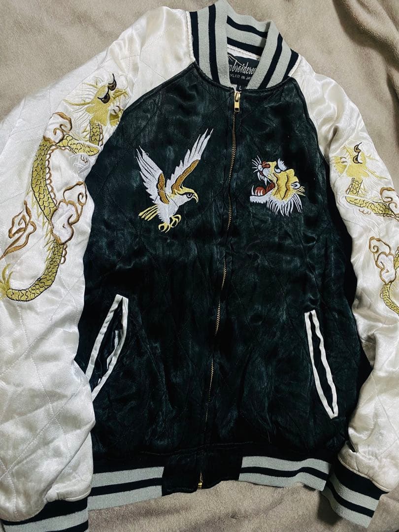 Embroidered 日本 スカジャン限定版 龍　サテン 100%silk