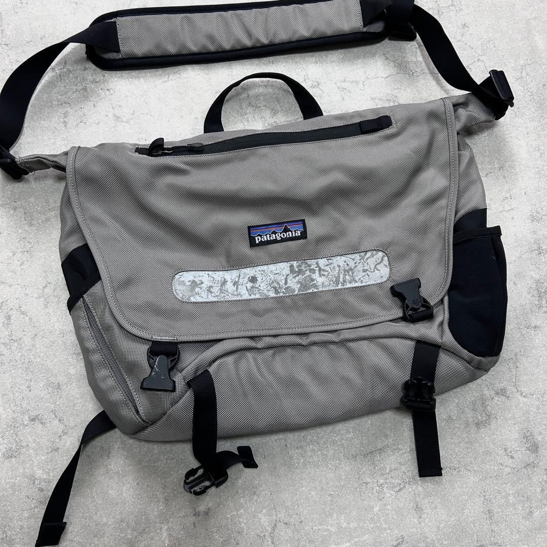 バッグ Patagonia Half Mass messenger bag gray