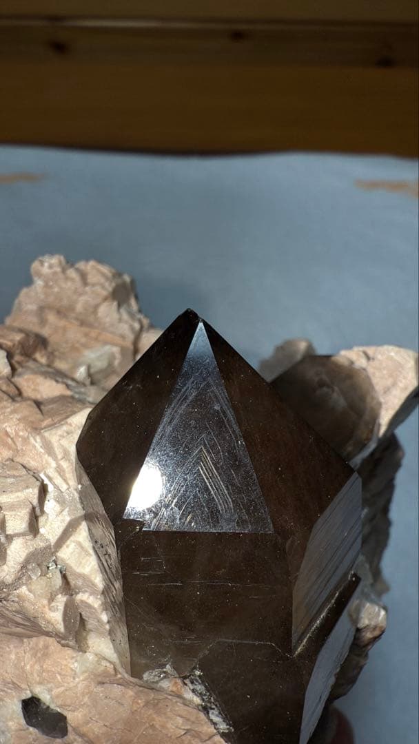 マスタークリスタル 完全天然物 山東省産モリオン ピンクカリ長石 造形美 原石