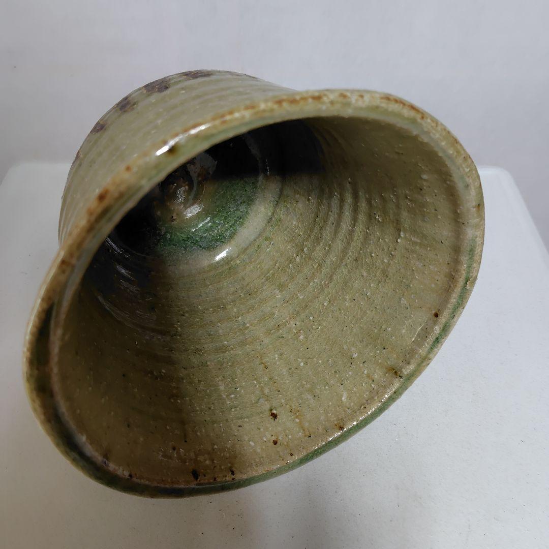深鉢、淡いグリーンと釉薬の美