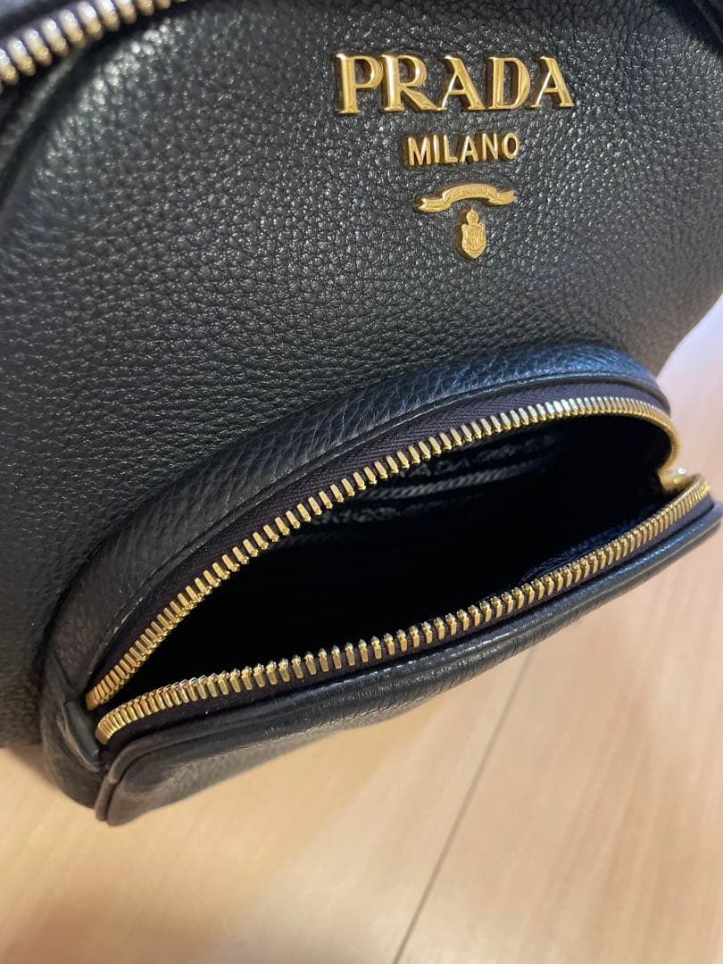 値下げ！プラダ　PRADA バッグ　リュック　 レディース