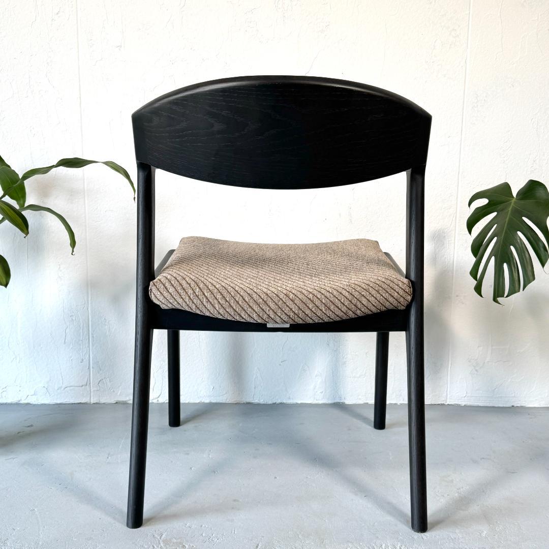 ①美品 ナガノインテリア DC354 ダイニングチェア 張座 ハンギング機能