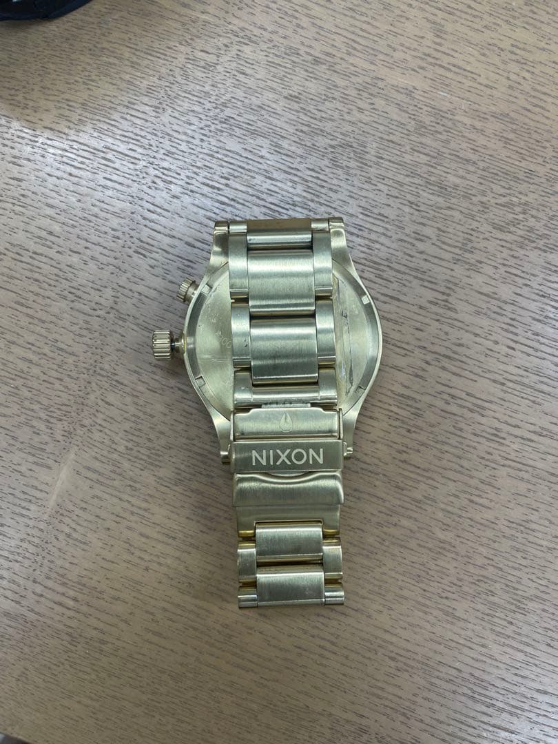 電池新品⭐︎定価5万未使用品NIXON 51-30 ゴールド 時計