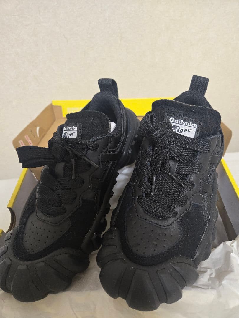 【値下げ】新品　Onitsuka Tiger　DENTIGRE　23.0cm