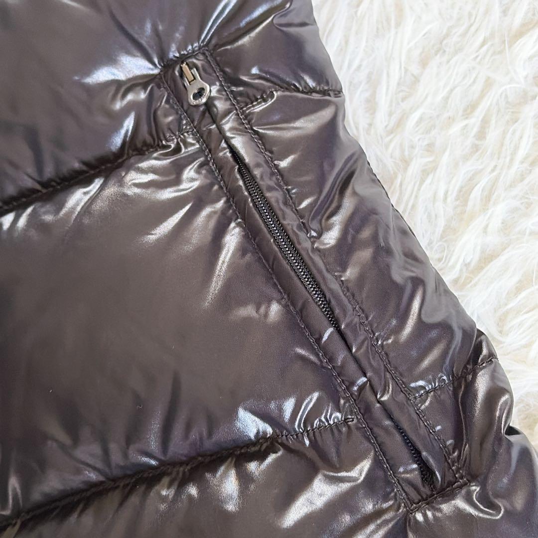 美品✨【デュベティカ】ファーフード付き2way ダウンベスト 光沢ブラック 38