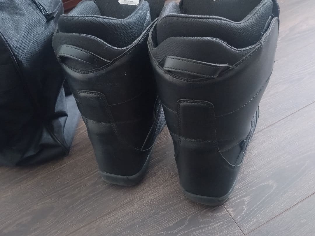 ともんべ　ZUMA スノーボードブーツ 手袋 バッグ付き