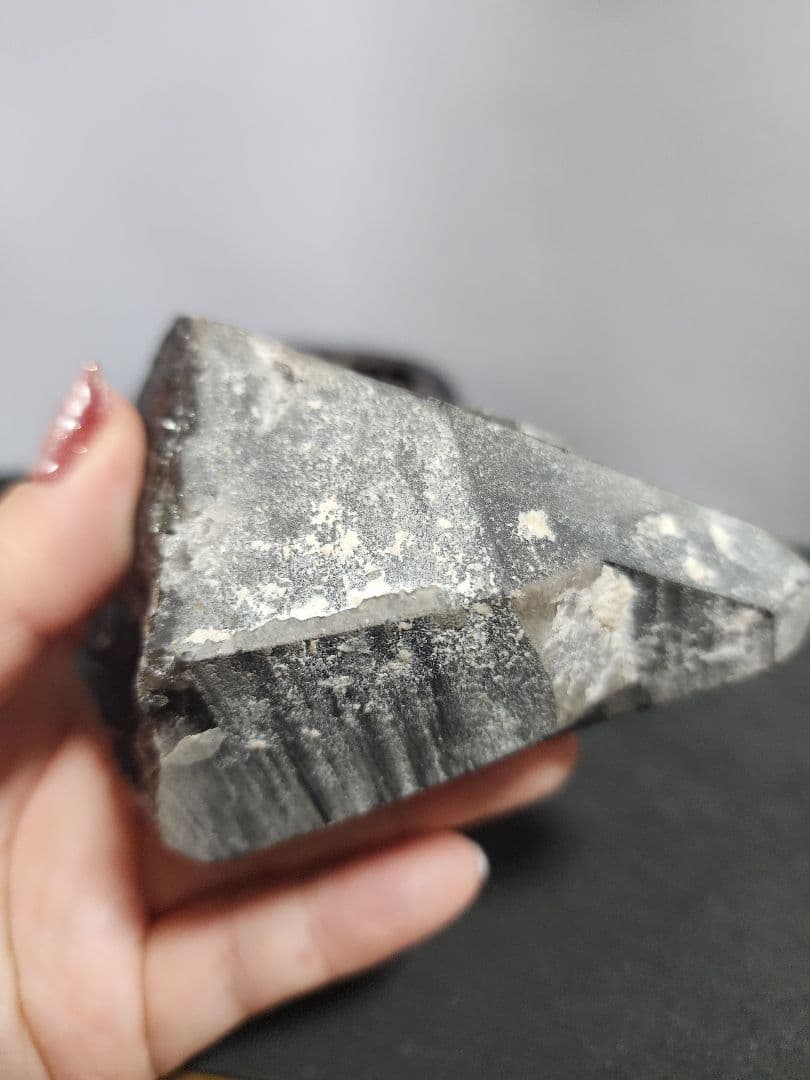 モリオン 原石 420g 台座付 黒水晶 最強魔除け