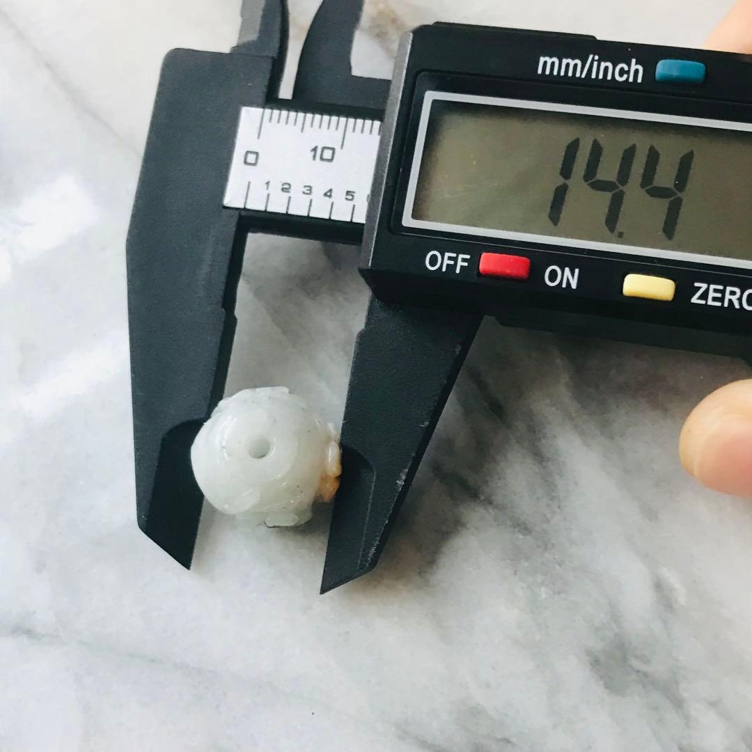 [P229-008］翡翠　ペンダントトップ　ミャンマー産　カービング