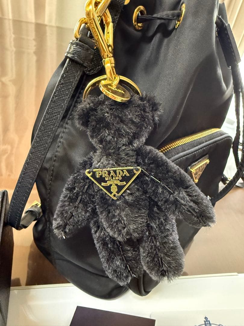 PRADA くまベアーキーホルダー チャームキーリング　黒