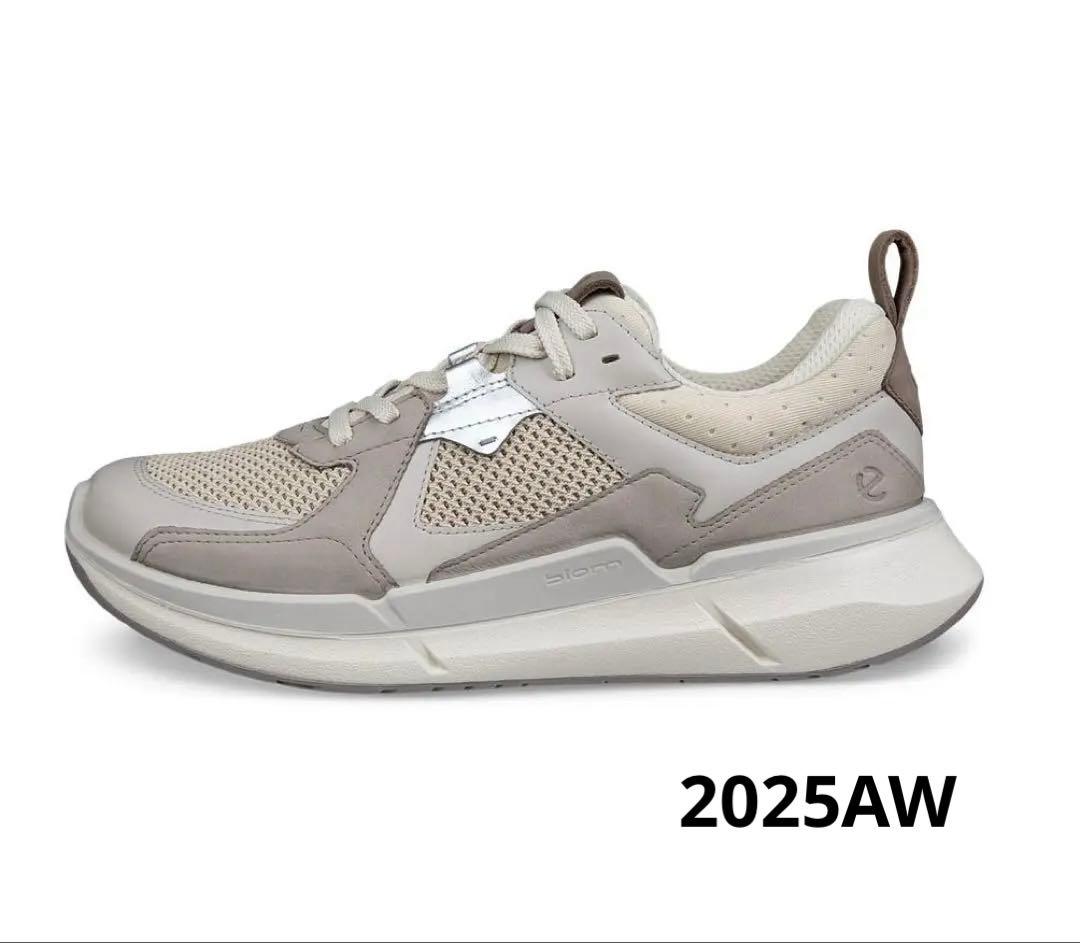 ECCO ウィメンズレザースニーカー　Biom 2.2 24cm