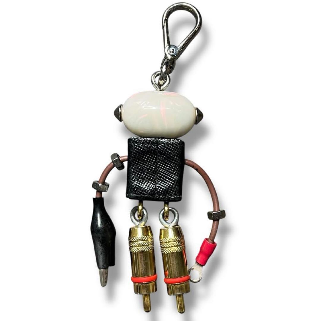 美品 PRADA プラダ ロゴ プレート キーホルダー チャーム エドワード