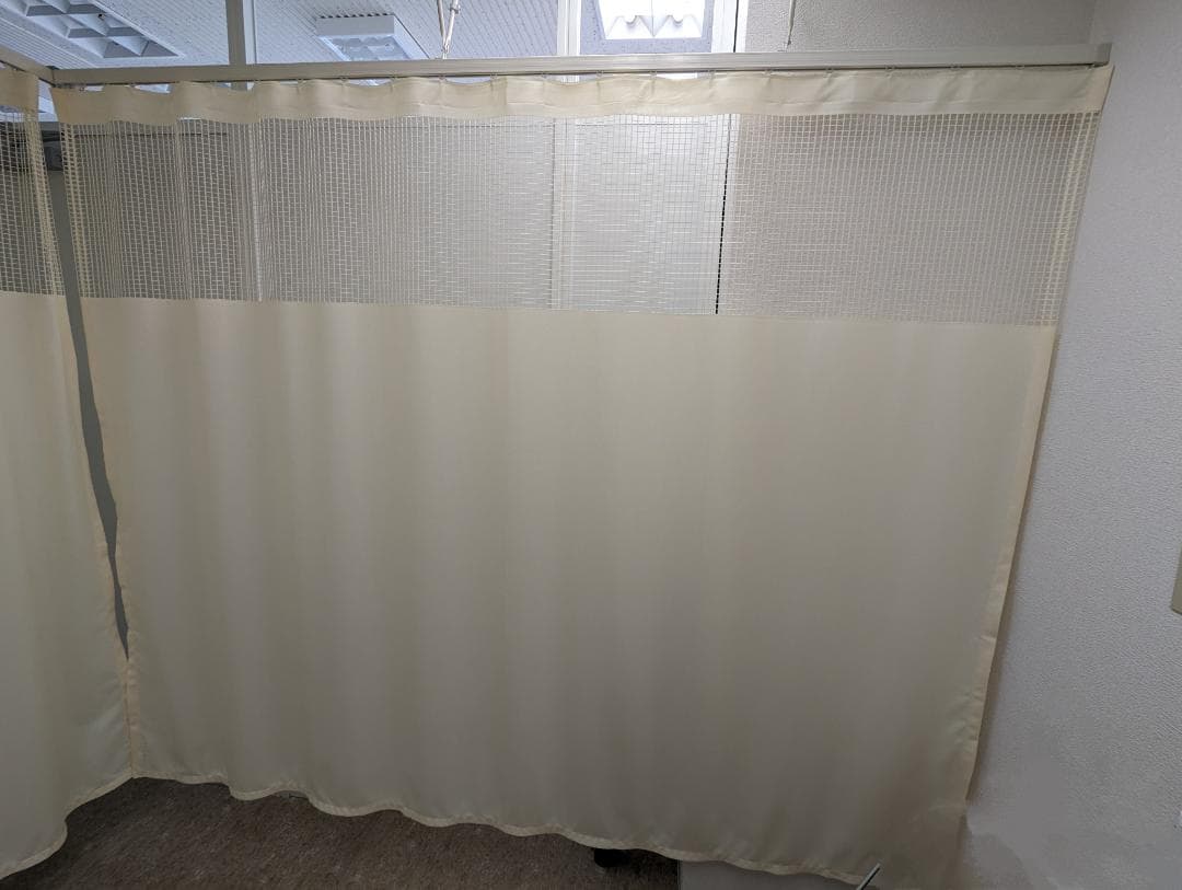 プライスダウン❢❢ 新品同様メッシュ付き♪抗菌・防炎仕様／店舗用・施設用・自宅用