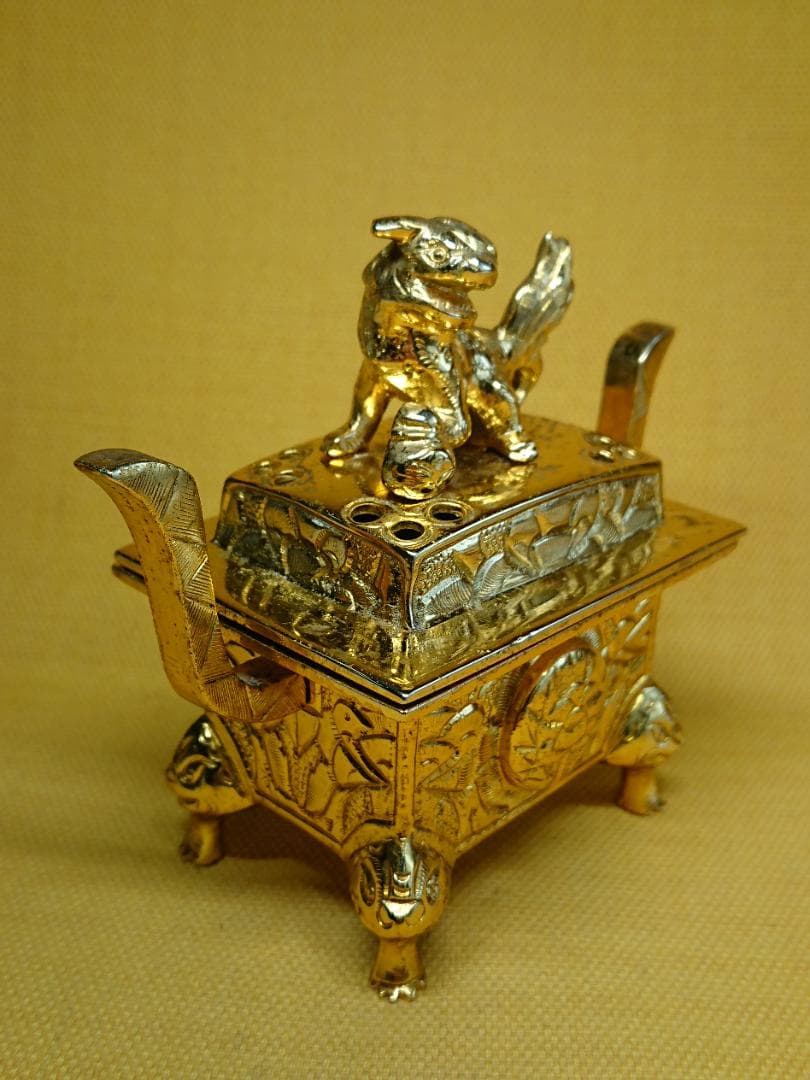 【美品】仏教美術　本金メッキ　香炉　銅製　置物　インテリア　工芸品　A1667