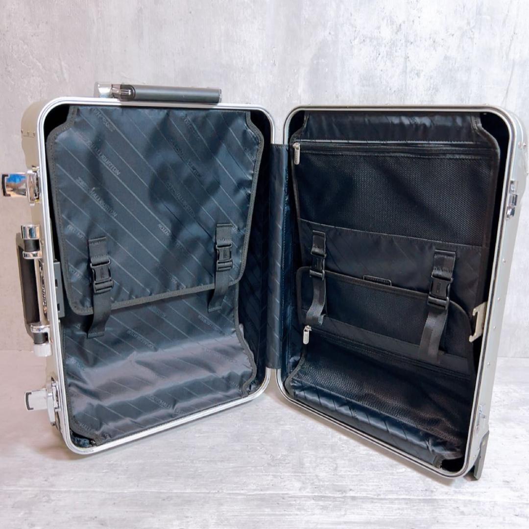 ゼロハリバートン シルバー スーツケース　アルミ　機内持ち込み用　2輪