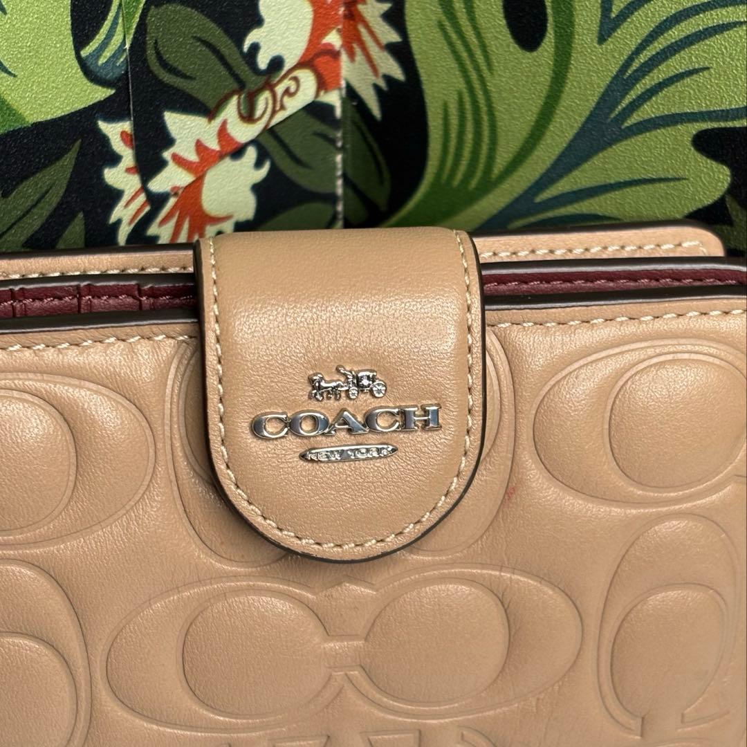 なかなか綺麗♡COACH♡コーチシグネチャー総柄折り財布