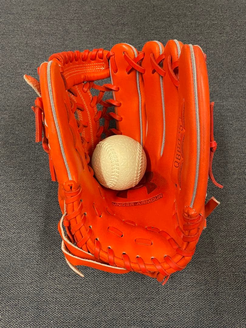 希少！　アンダーアーマー　野球 軟式グローブ 一般用　大人　右投げ　グラブ