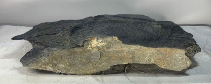 2424 若桜三倉石 硯屏石 ウブ  横33×高26(cm) 7.26kg