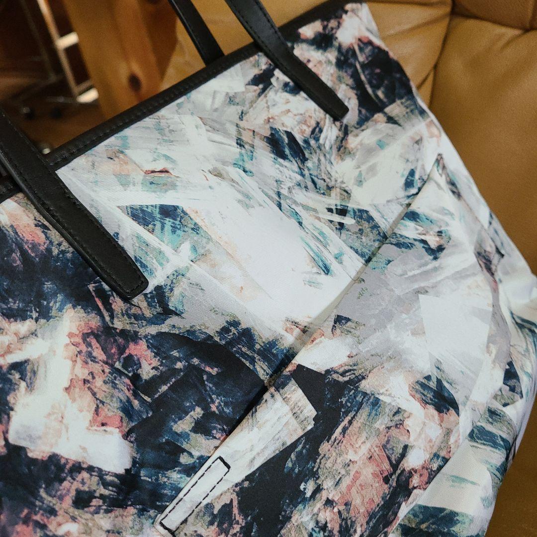 TUMI 抽象デザイン トートバッグ