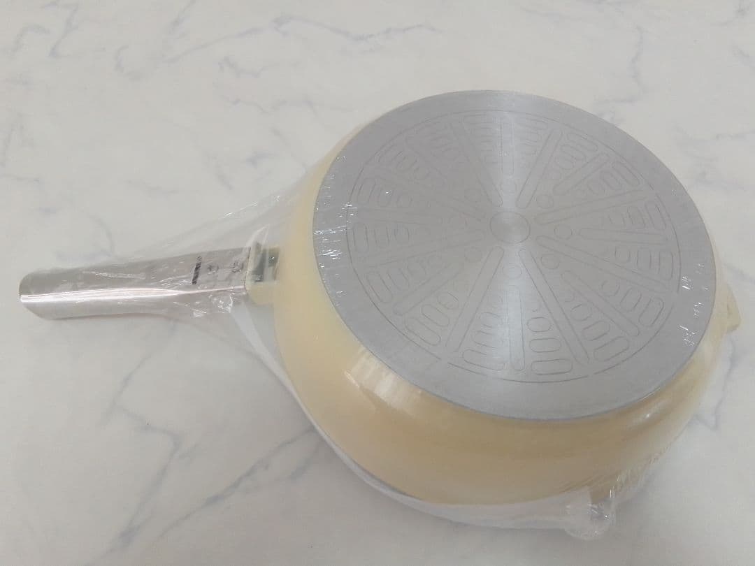 ☆新品 未使用☆ アサヒ軽金属 オールパン L 26cm イエロー フライパン