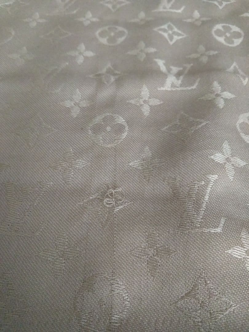 LOUIS VUITTON ショール・モノグラム
