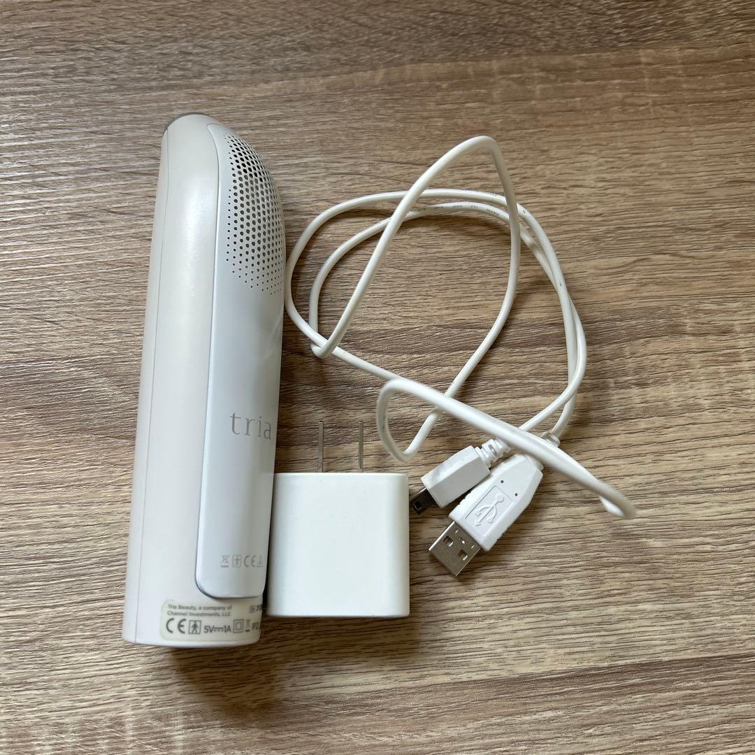 トリア 脱毛器 充電器付き(12/27〜30発送不可)