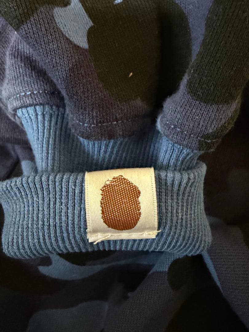 りんりんA Bathing Ape シャークパーカー Mサイズ