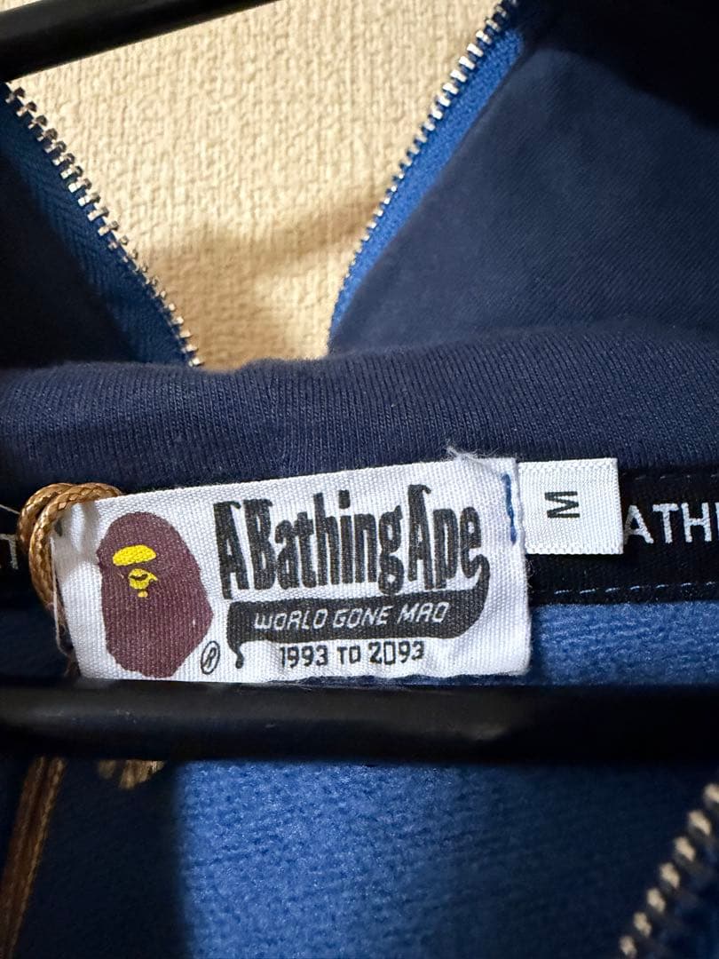 りんりんA Bathing Ape シャークパーカー Mサイズ
