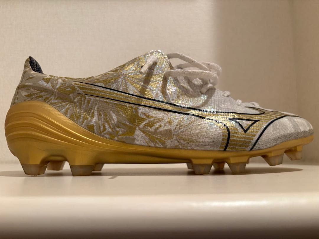 「あらみく 」Mizuno Alpha Japan ホワイト/ゴールド