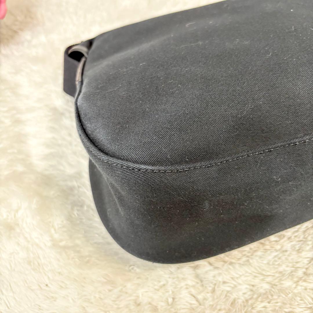 【美品】 ブレディ 黒 ショルダーバッグ アリエルトラウト メッセンジャー