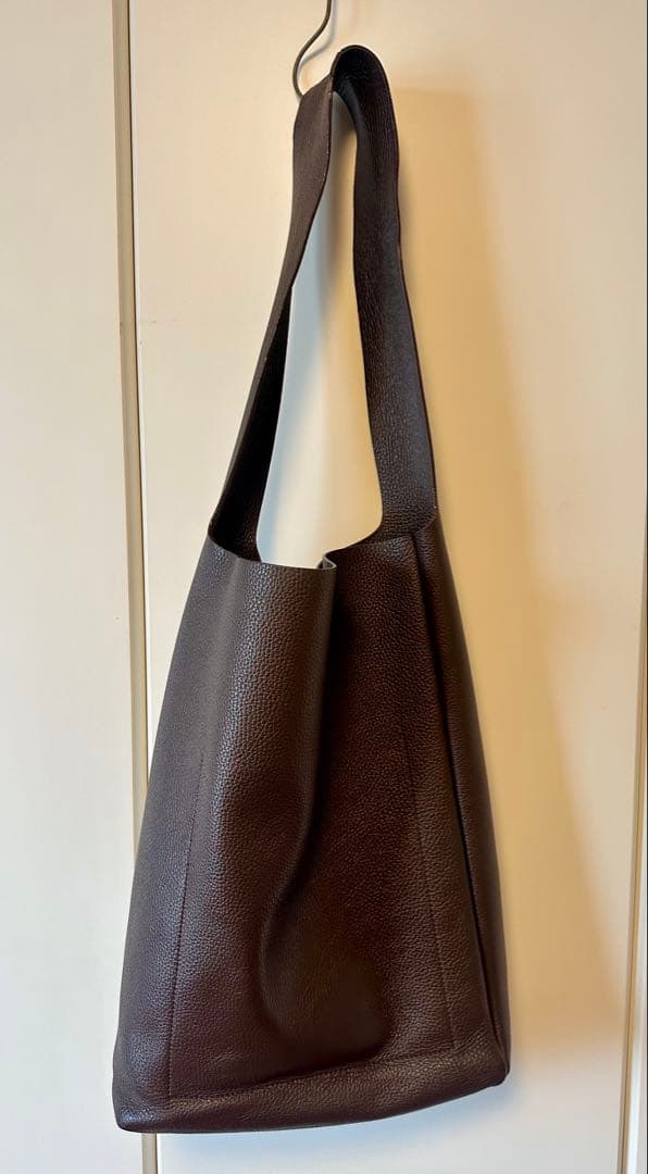 Aeta ショルダーバッグ　ブラウン　シボ革