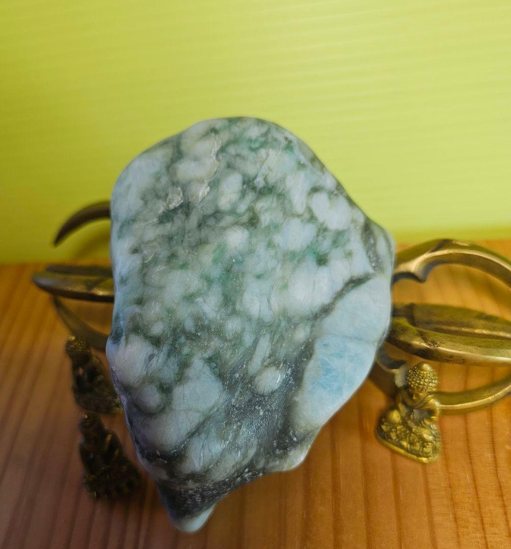 巨大‼️約600g以上‼️圧砕部分あり‼️糸魚川産 翡翠 原石