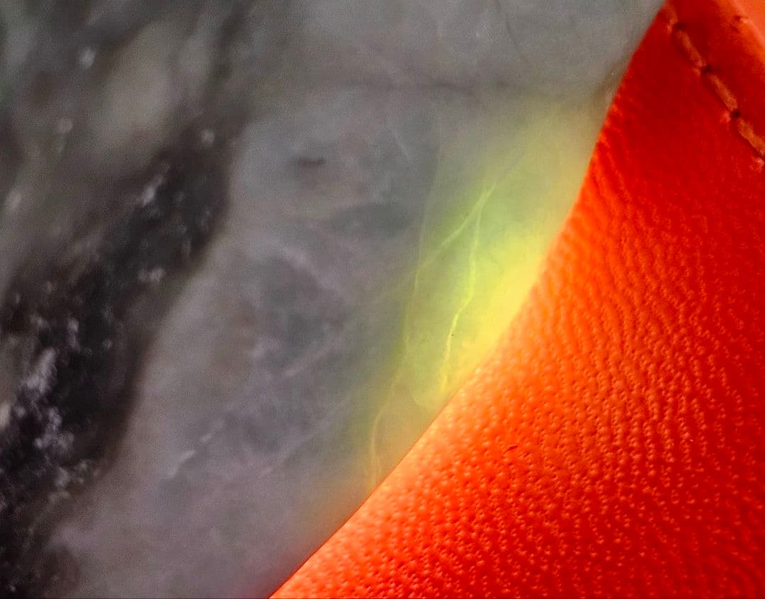 巨大‼️約600g以上‼️圧砕部分あり‼️糸魚川産 翡翠 原石