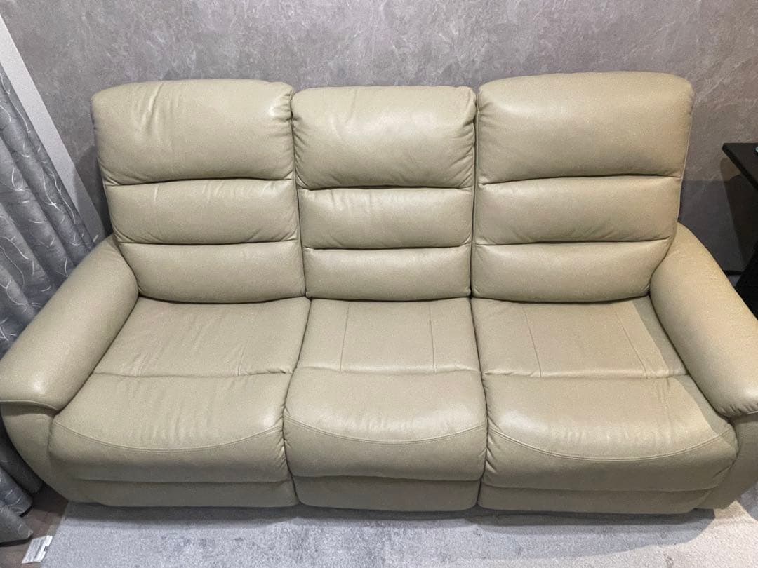 3人掛け本革電動テーブル付きリクライニングソファ(Nビリーバ2 革BE)