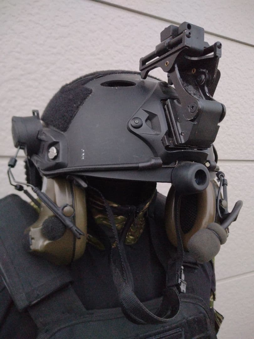 ブラックカラー装備