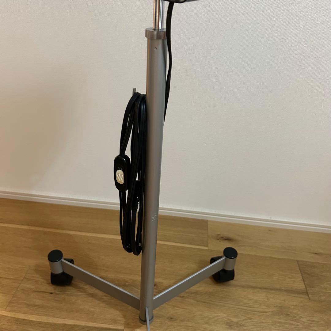 innovator イノベーター フロア スポットライト 移動式