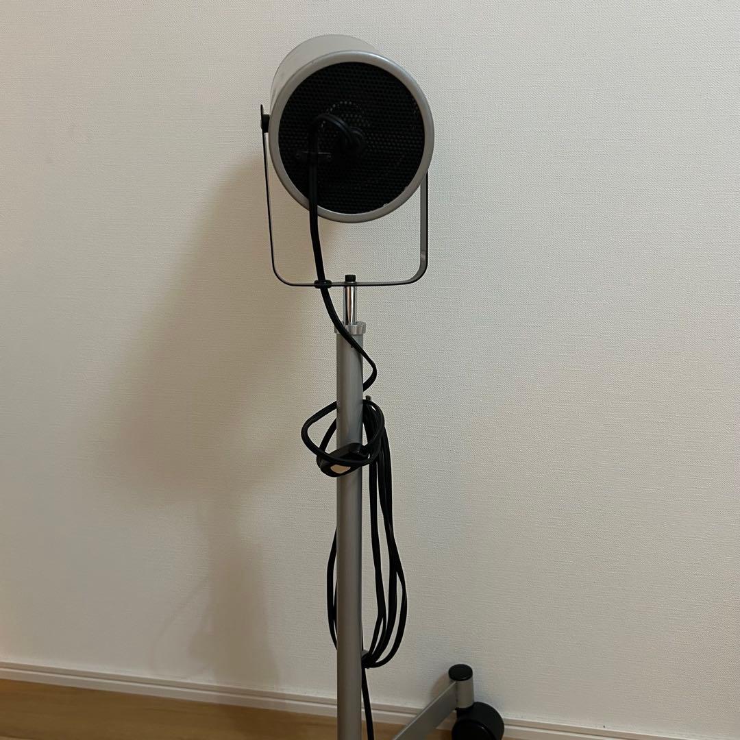 innovator イノベーター フロア スポットライト 移動式