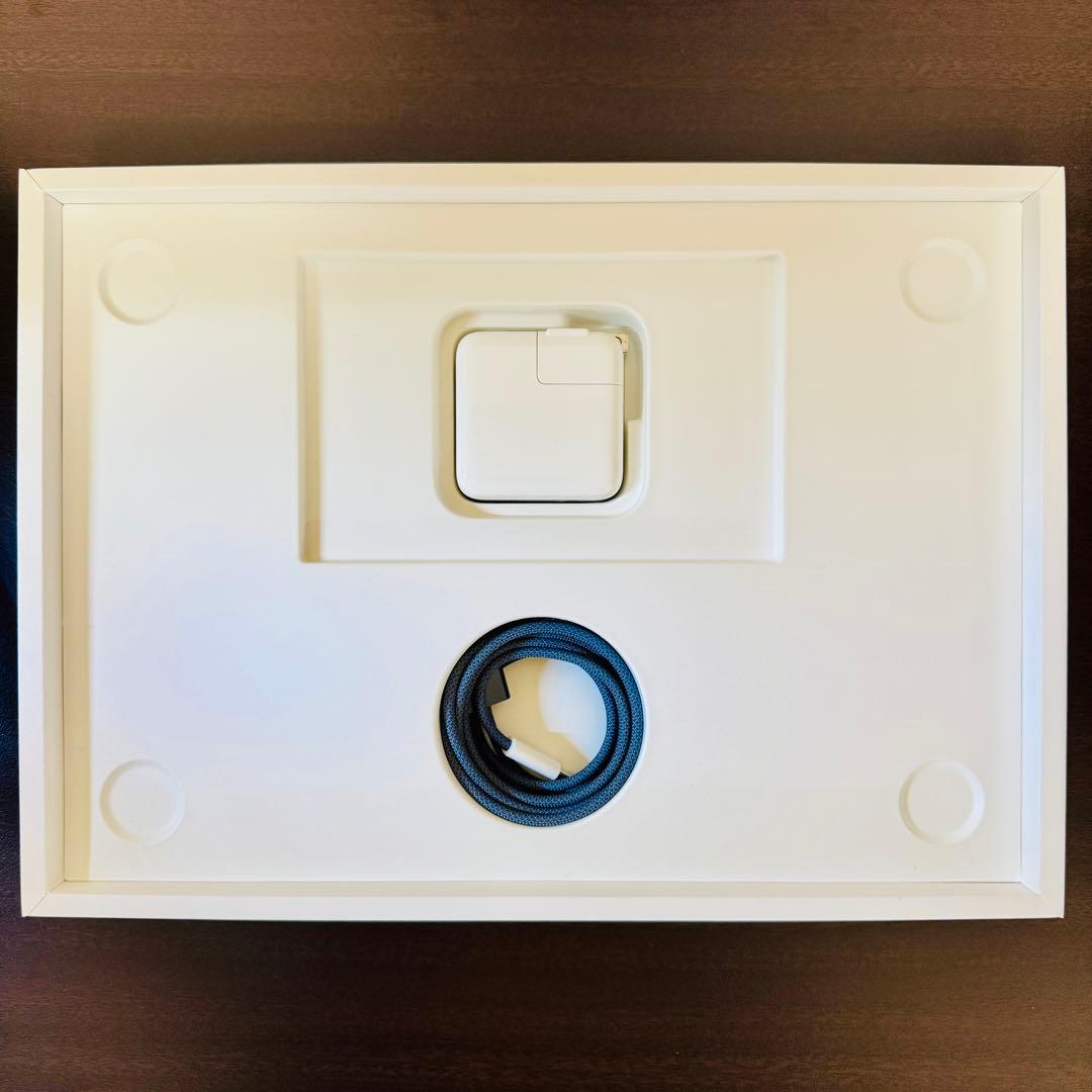 13インチ MacBook Air M2 8G 256G ミッドナイト 元箱つき