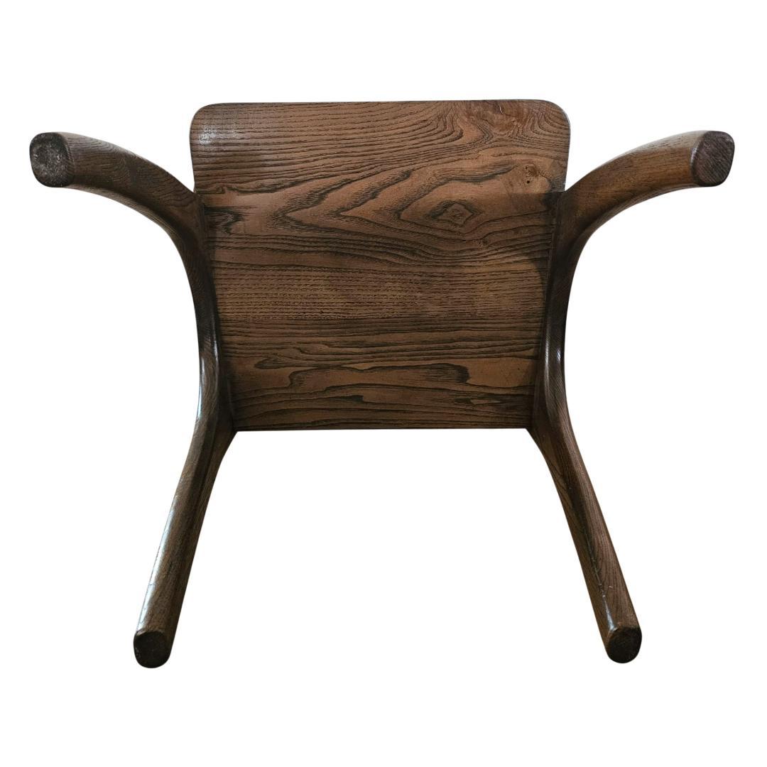 木製 アーム付き ダイニングチェア② 板座 座ぐり くり抜きデザイン 椅子