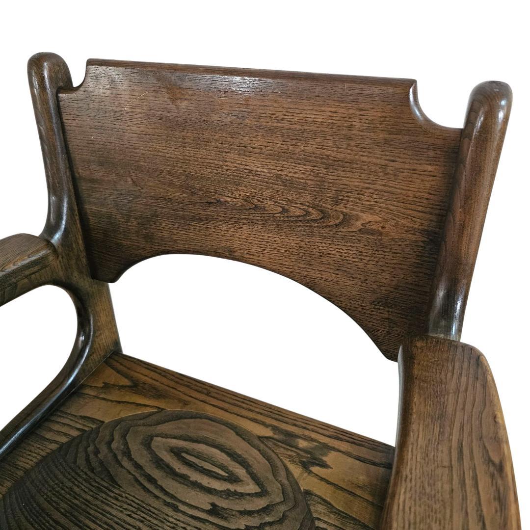 木製 アーム付き ダイニングチェア② 板座 座ぐり くり抜きデザイン 椅子