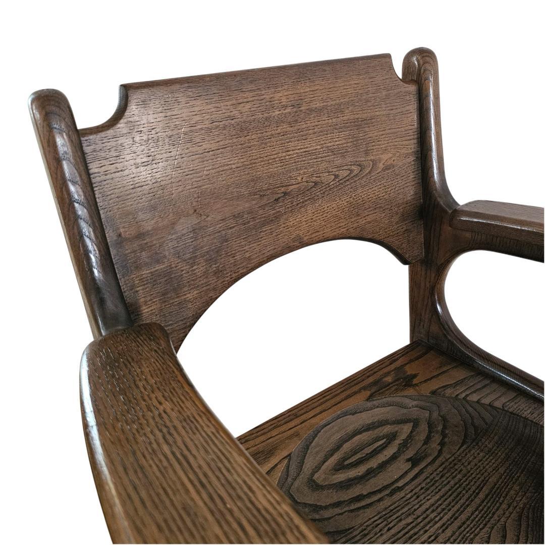 木製 アーム付き ダイニングチェア② 板座 座ぐり くり抜きデザイン 椅子