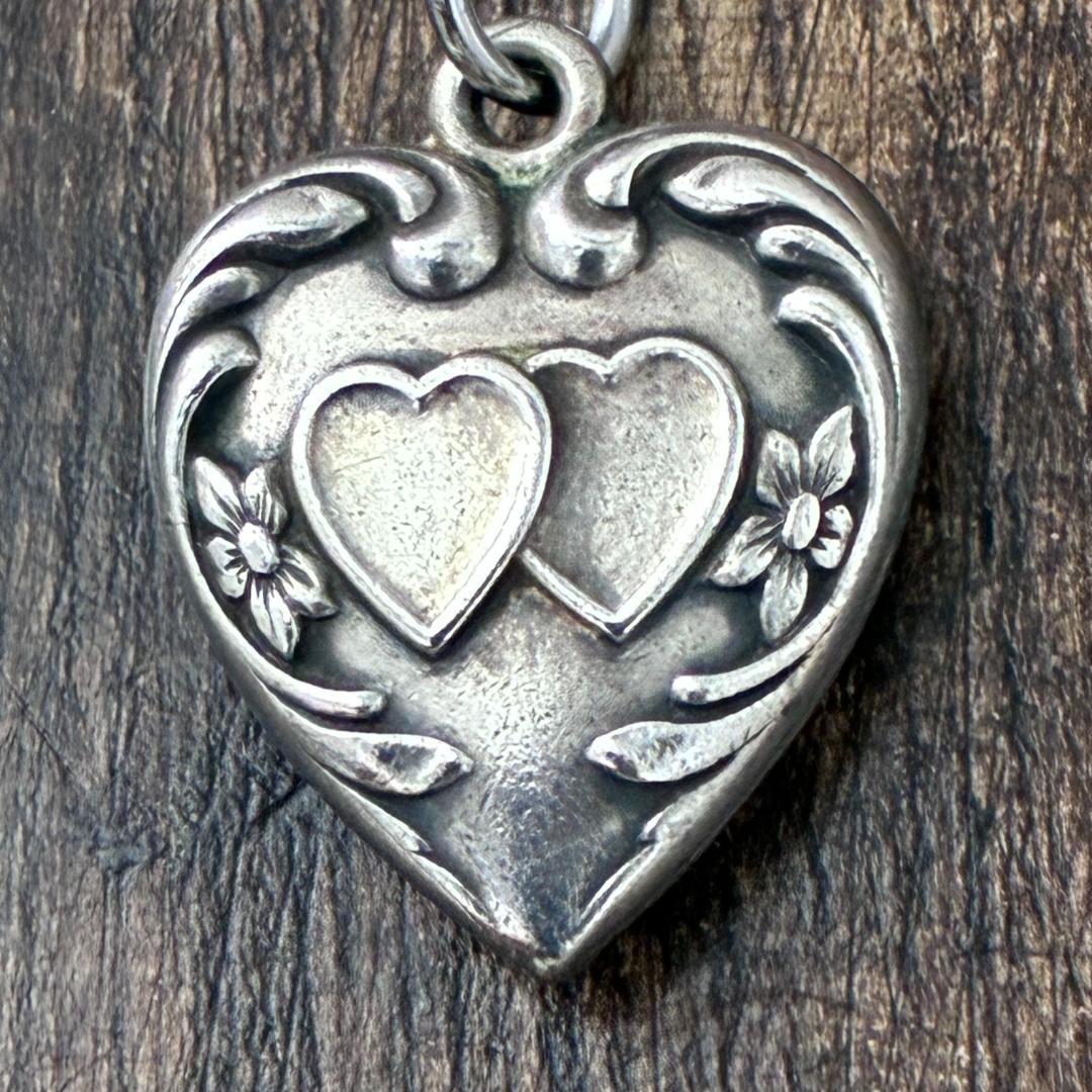 ●スウィートハートジュエリー ダブルハート シルバーヴィンテージネックレスNAV