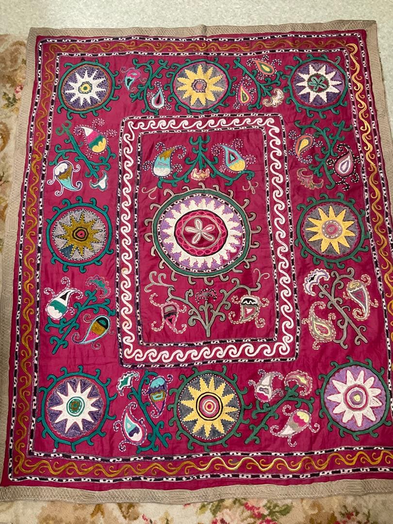 スザニ刺繍