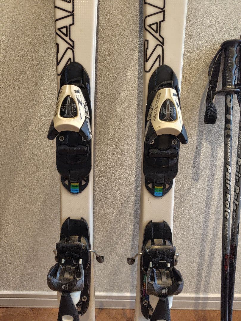 SALOMON スキー板　110cm ジュニア（ストック付き）